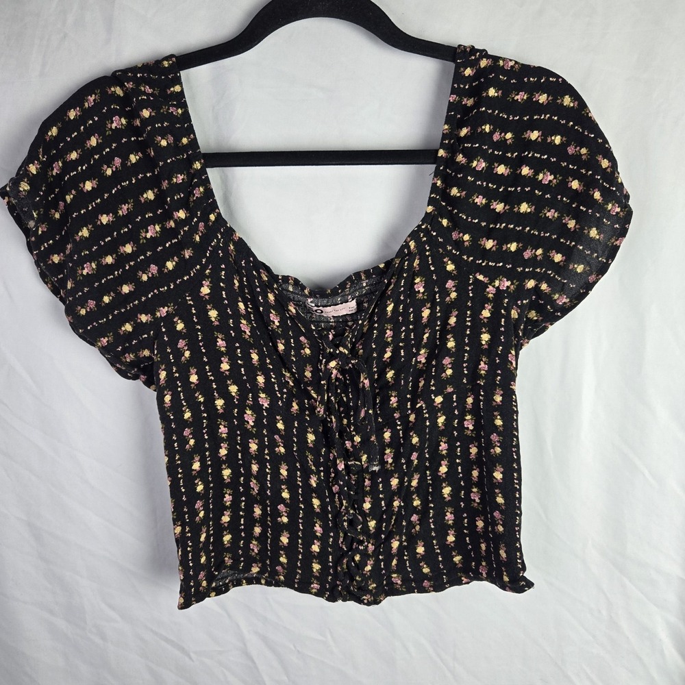 So Goods For‎ Life Tiny Top Vacation Beach Floral Crop Smocking Medium Milkmaid
